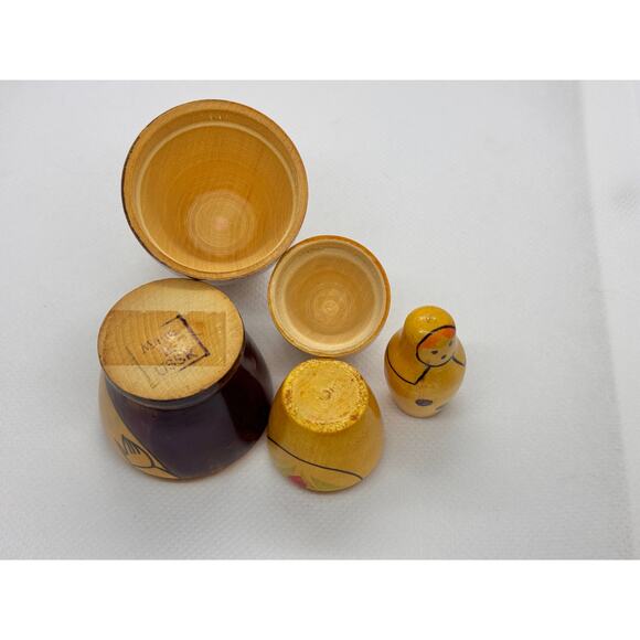 Vintage USSR Matryoshka Small Nesting Dolls (Set of 3) - Picture 13 of 15